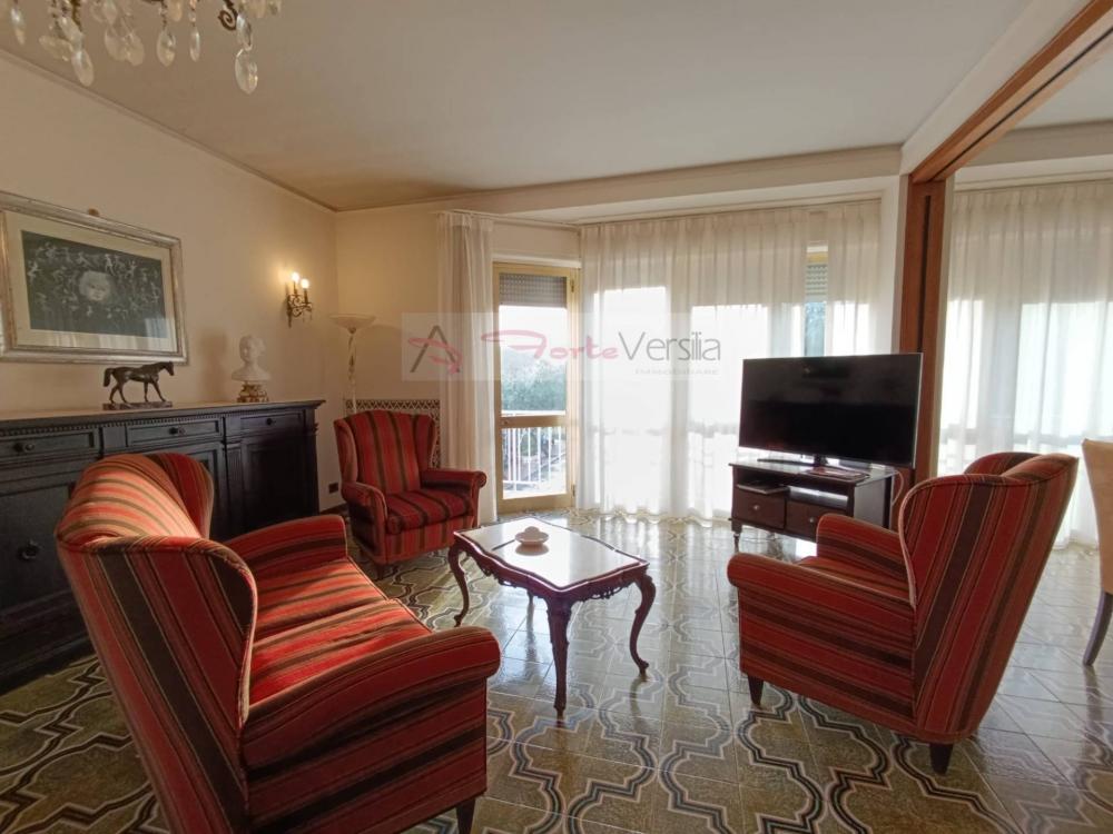appartamento in affitto a Forte dei Marmi in zona Roma Imperiale