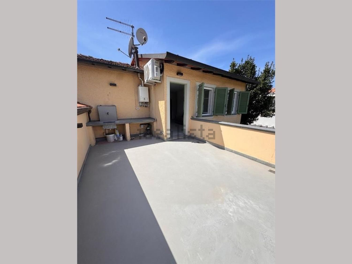 appartamento in affitto a Forte dei Marmi in zona Vittoria Apuana