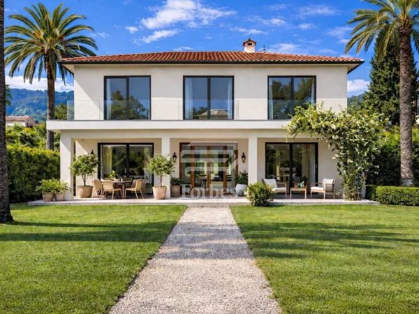 casa indipendente in affitto a Forte dei Marmi in zona Roma Imperiale