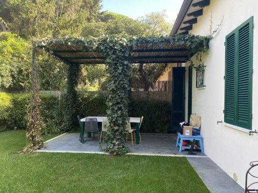 casa indipendente in affitto a Forte dei Marmi in zona Roma Imperiale