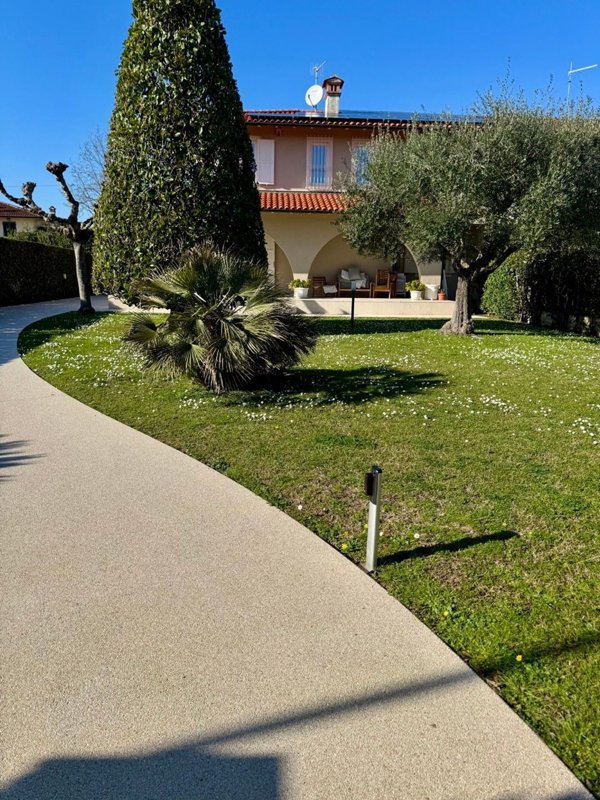 casa indipendente in affitto a Forte dei Marmi in zona Vittoria Apuana
