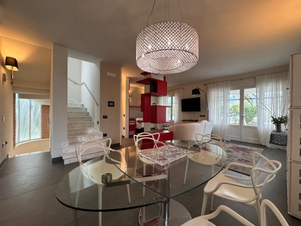 casa indipendente in affitto a Forte dei Marmi in zona Vittoria Apuana