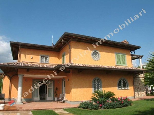 casa indipendente in affitto a Forte dei Marmi in zona Roma Imperiale