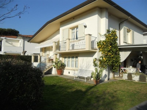 casa indipendente in affitto a Forte dei Marmi in zona Vaiana
