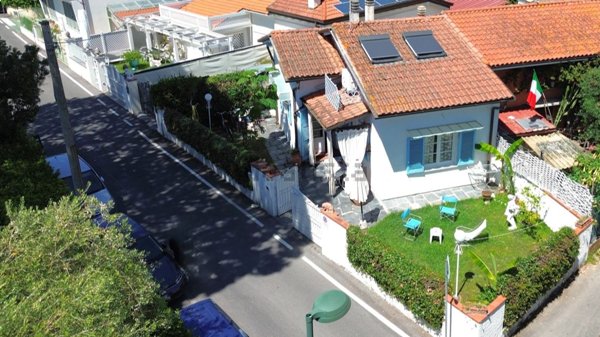 appartamento in affitto a Forte dei Marmi in zona Vittoria Apuana