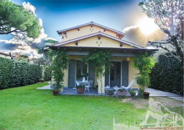 casa indipendente in affitto a Forte dei Marmi in zona Vittoria Apuana