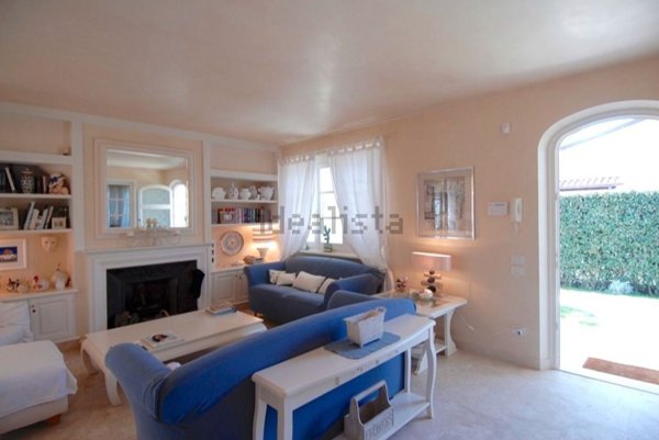 casa indipendente in affitto a Forte dei Marmi in zona Roma Imperiale