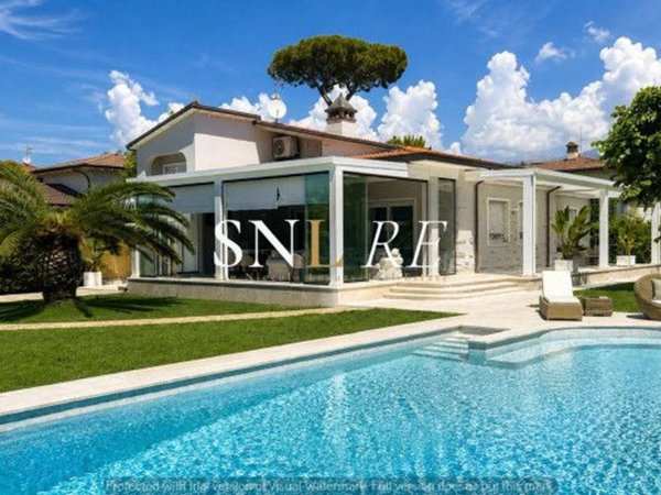 casa indipendente in affitto a Forte dei Marmi in zona Vittoria Apuana