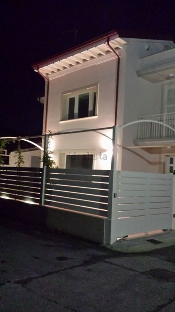 casa indipendente in affitto a Forte dei Marmi in zona Roma Imperiale