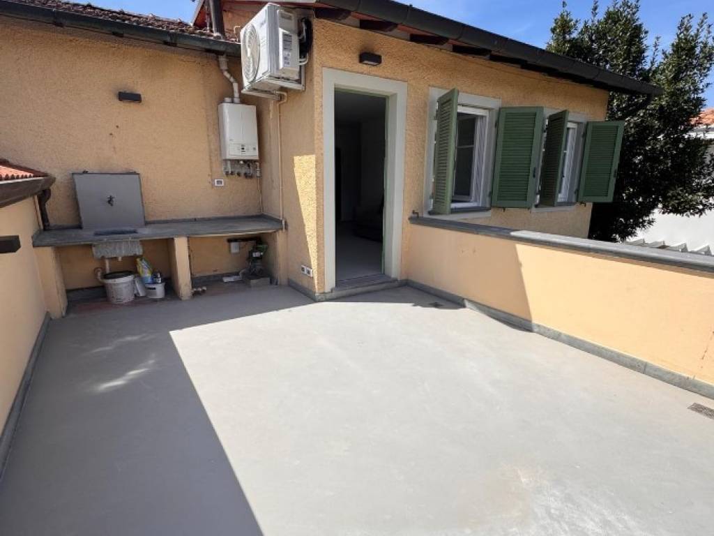 appartamento in affitto a Forte dei Marmi in zona Vittoria Apuana