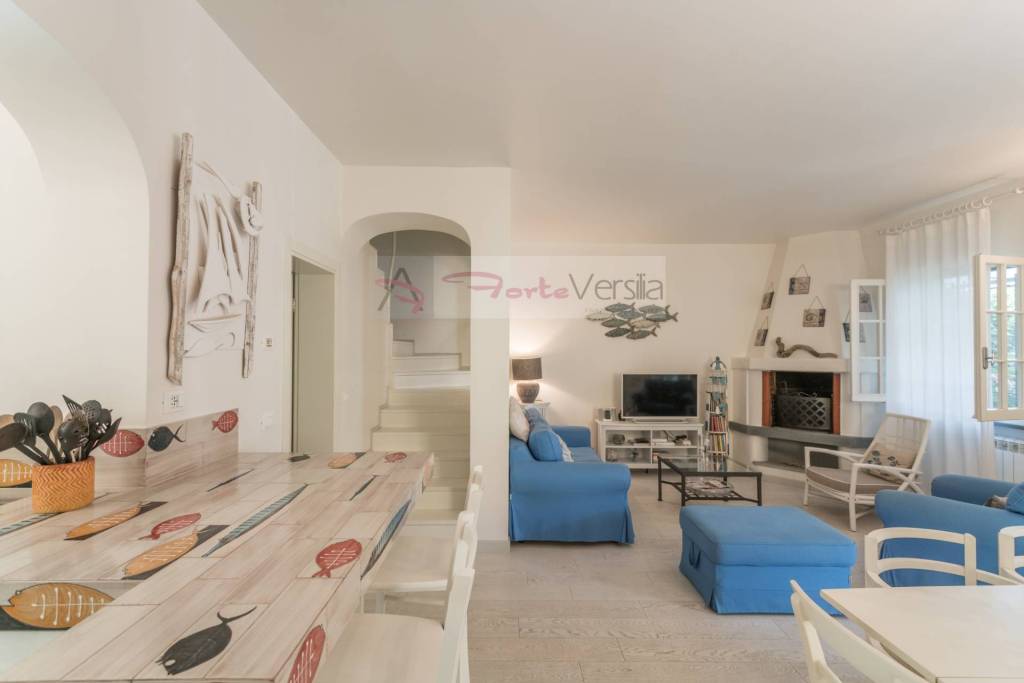 casa indipendente in affitto a Forte dei Marmi in zona Roma Imperiale