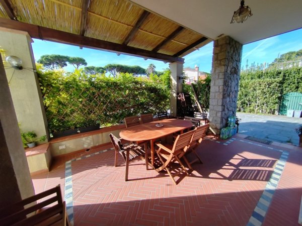 casa indipendente in affitto a Forte dei Marmi in zona Vittoria Apuana