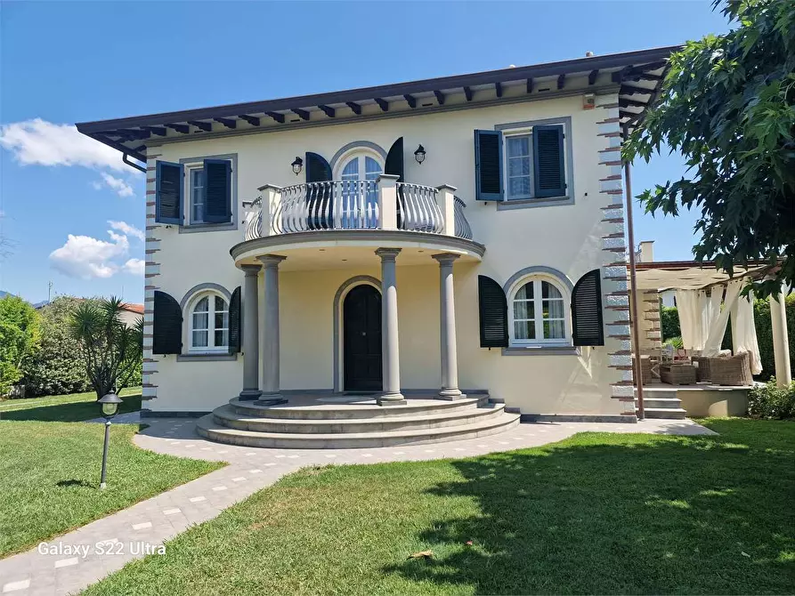 casa indipendente in affitto a Forte dei Marmi in zona Vittoria Apuana