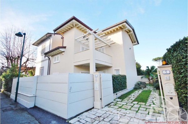 casa indipendente in affitto a Forte dei Marmi in zona Vittoria Apuana