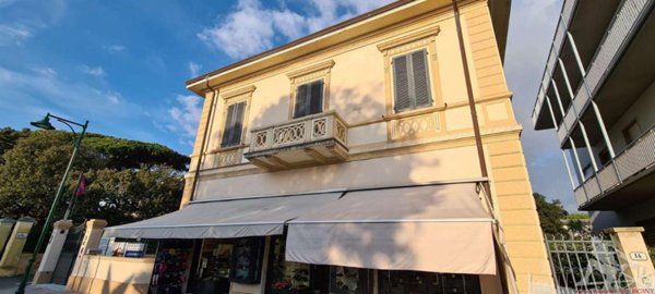 appartamento in affitto a Forte dei Marmi in zona Roma Imperiale