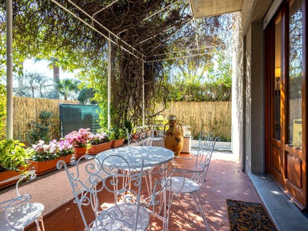 casa indipendente in affitto a Forte dei Marmi in zona Vittoria Apuana
