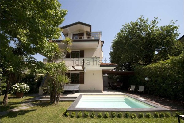 casa indipendente in affitto a Forte dei Marmi in zona Vaiana