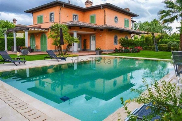 casa indipendente in affitto a Forte dei Marmi in zona Vittoria Apuana