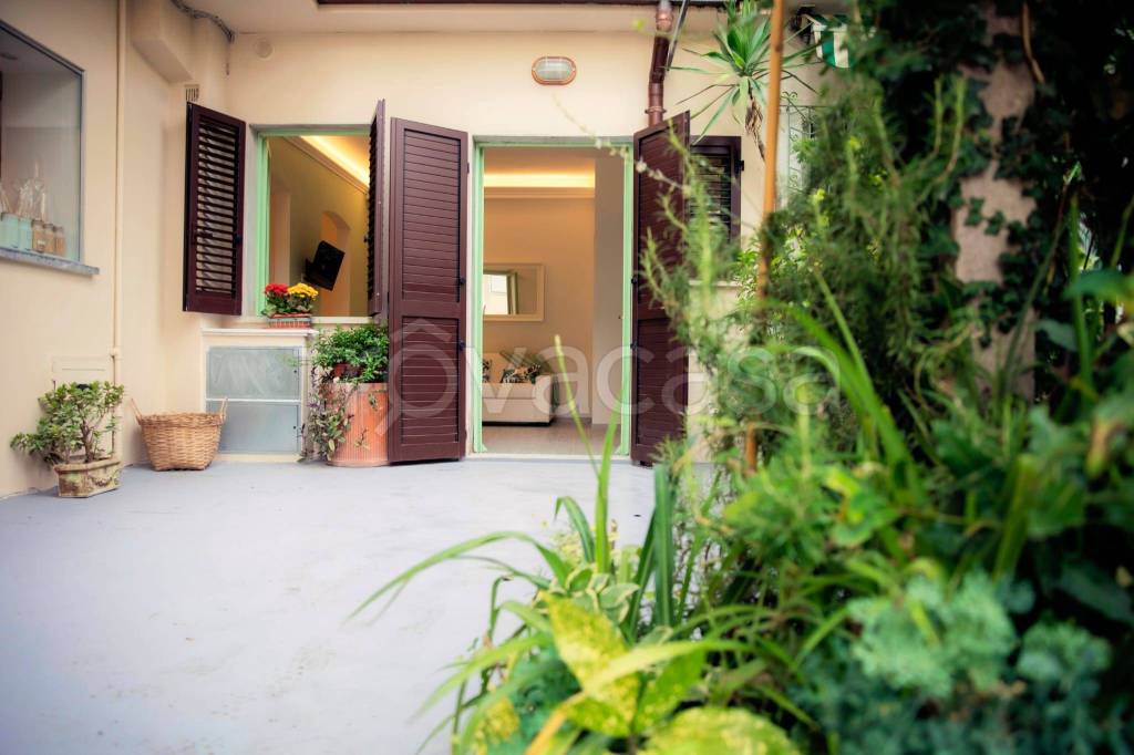 appartamento in affitto a Forte dei Marmi in zona Roma Imperiale