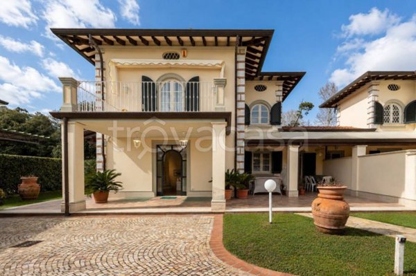 casa indipendente in affitto a Forte dei Marmi in zona Vittoria Apuana