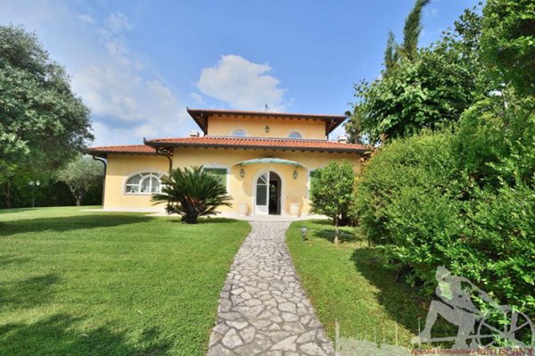 casa indipendente in affitto a Forte dei Marmi in zona Vaiana