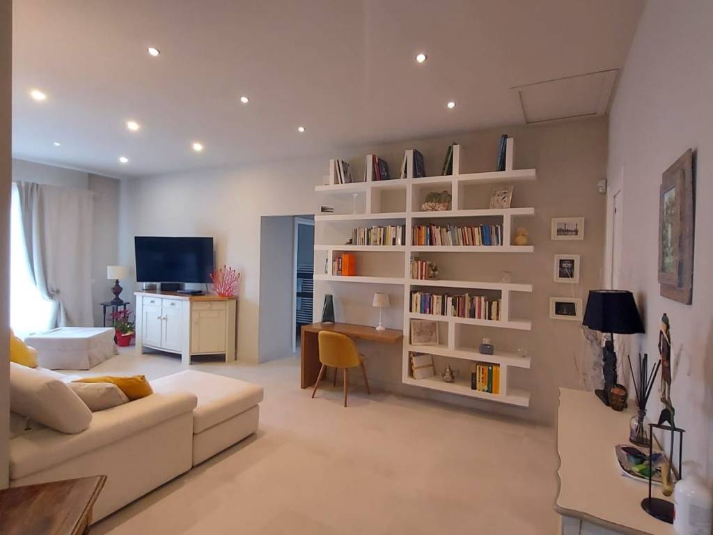appartamento in affitto a Forte dei Marmi in zona Vaiana