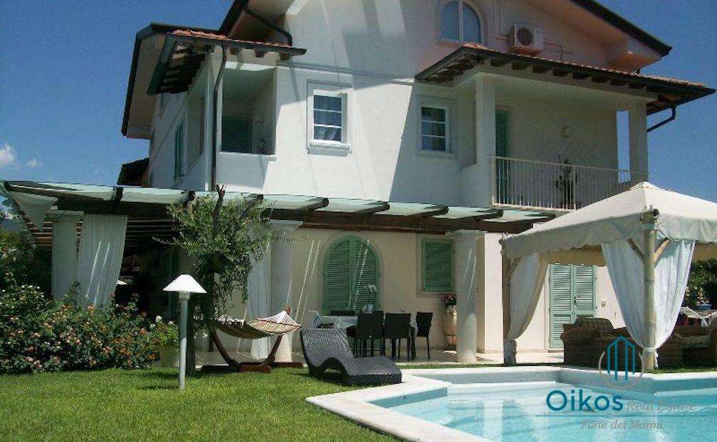 casa indipendente in affitto a Forte dei Marmi in zona Vittoria Apuana