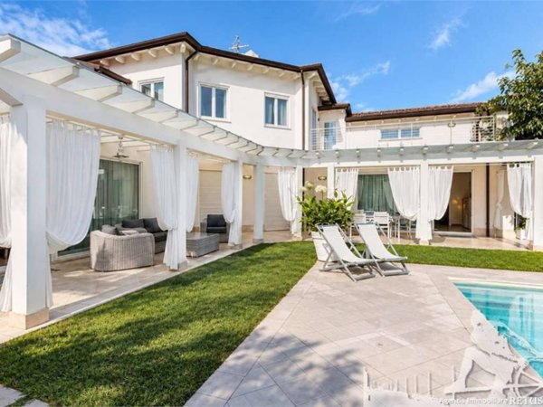 casa indipendente in affitto a Forte dei Marmi in zona Vaiana