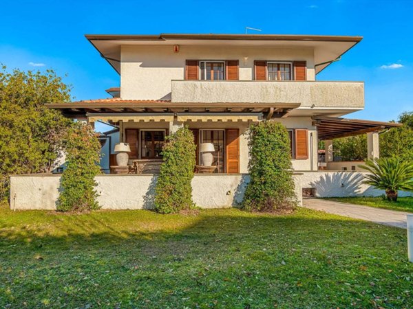 casa indipendente in affitto a Forte dei Marmi in zona Vittoria Apuana