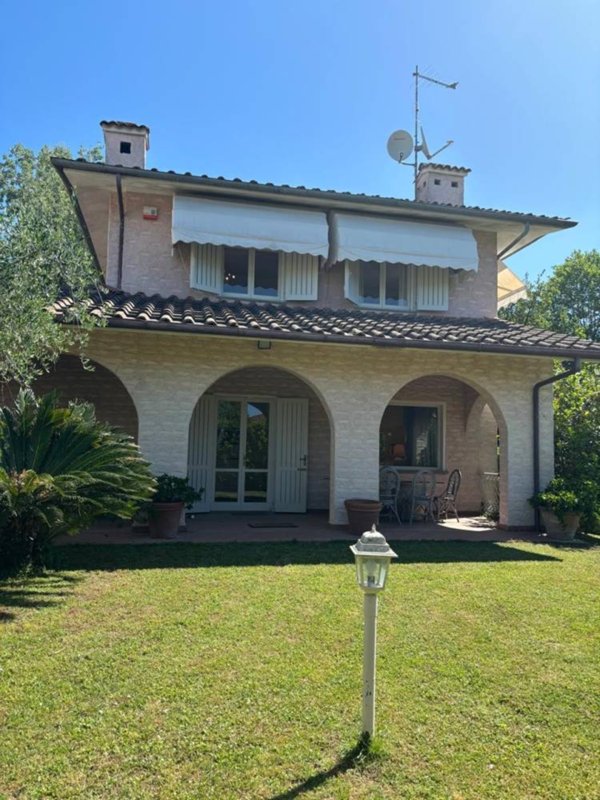 casa indipendente in affitto a Forte dei Marmi in zona Vaiana
