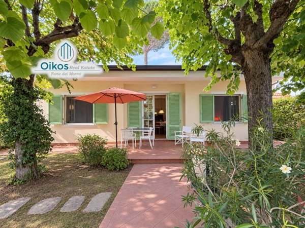 casa indipendente in affitto a Forte dei Marmi in zona Vittoria Apuana