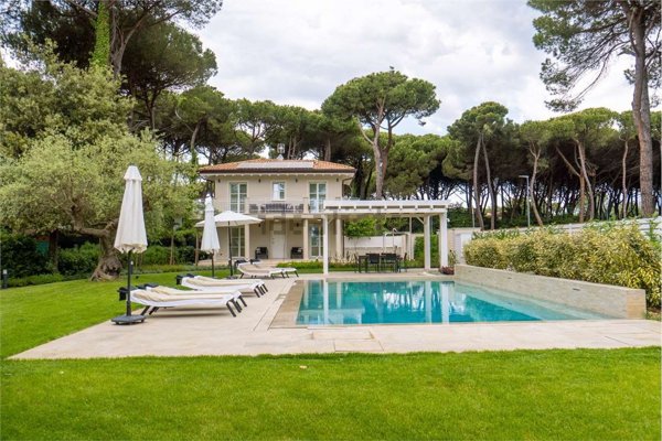 casa indipendente in affitto a Forte dei Marmi in zona Vittoria Apuana
