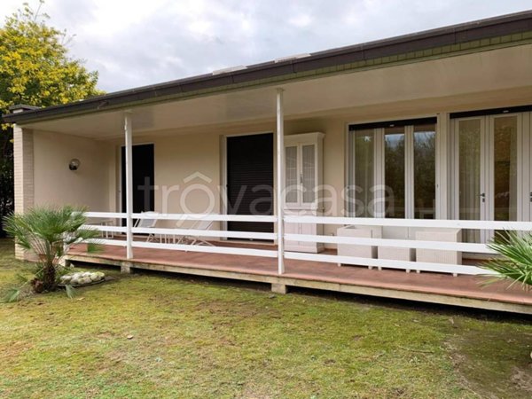 casa indipendente in affitto a Forte dei Marmi in zona Vittoria Apuana