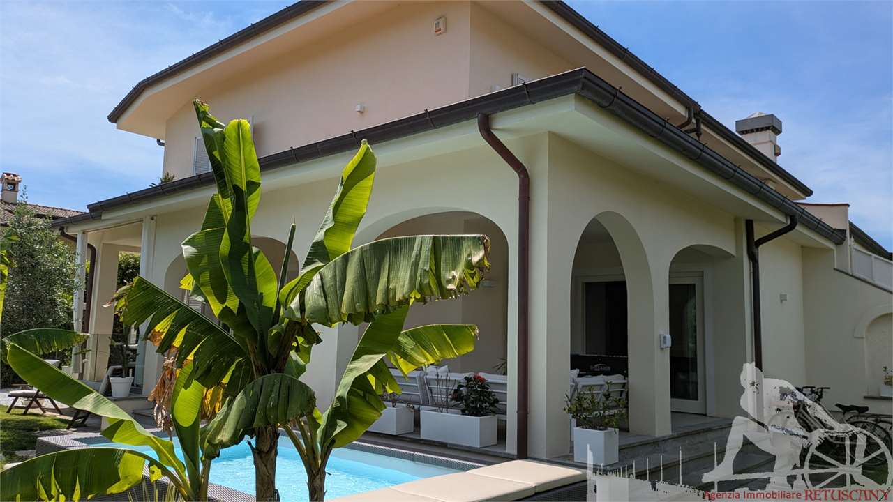 casa indipendente in affitto a Forte dei Marmi in zona Vittoria Apuana