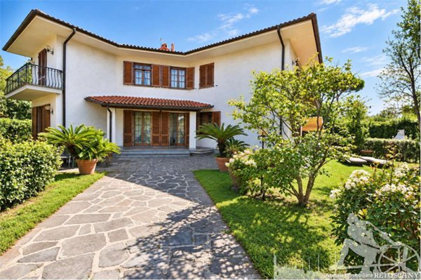casa indipendente in affitto a Forte dei Marmi in zona Vittoria Apuana