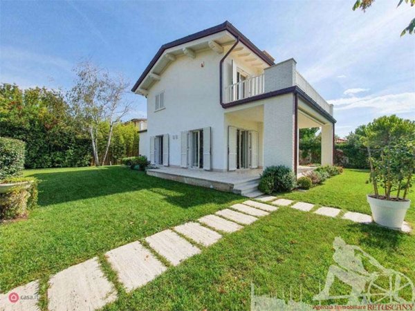 casa indipendente in affitto a Forte dei Marmi in zona Vittoria Apuana