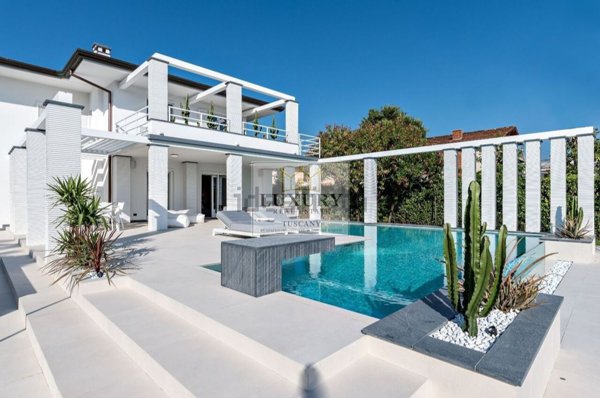 casa indipendente in affitto a Forte dei Marmi in zona Vittoria Apuana