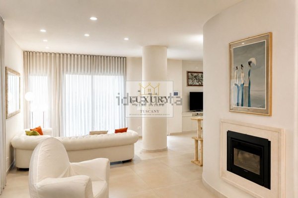 casa indipendente in affitto a Forte dei Marmi in zona Roma Imperiale