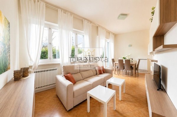 casa indipendente in affitto a Forte dei Marmi in zona Vittoria Apuana