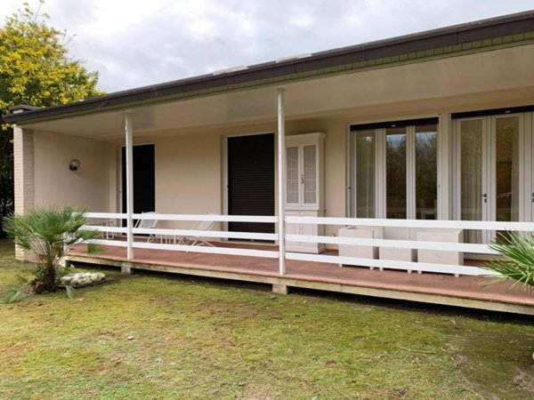 casa indipendente in affitto a Forte dei Marmi in zona Vittoria Apuana