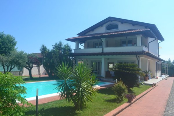 casa indipendente in affitto a Forte dei Marmi in zona Vaiana