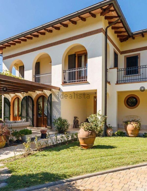 casa indipendente in affitto a Forte dei Marmi in zona Vittoria Apuana