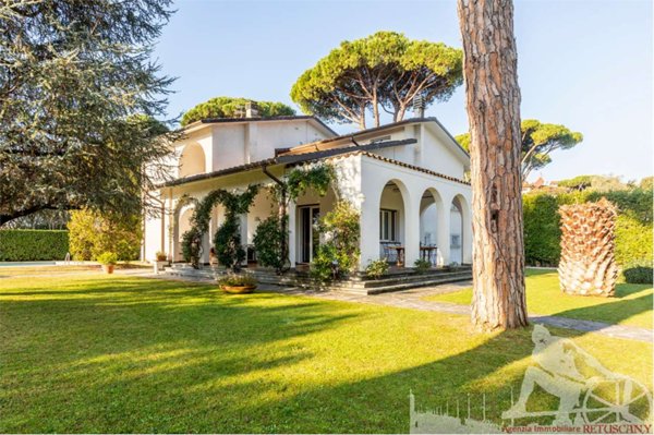 casa indipendente in affitto a Forte dei Marmi in zona Roma Imperiale
