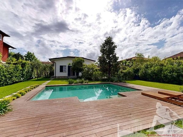 casa indipendente in affitto a Forte dei Marmi in zona Vittoria Apuana