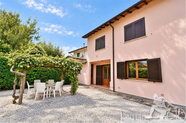 casa indipendente in affitto a Forte dei Marmi in zona Roma Imperiale