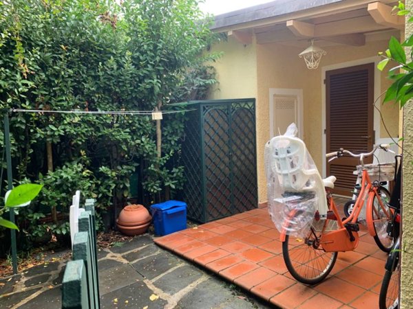 appartamento in affitto a Forte dei Marmi in zona Roma Imperiale
