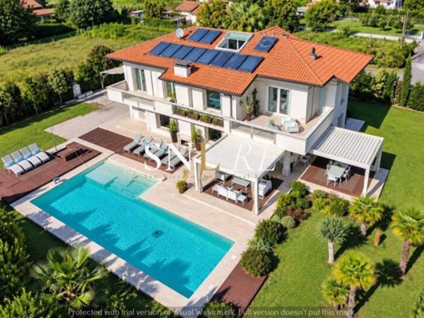 casa indipendente in affitto a Forte dei Marmi in zona Vittoria Apuana