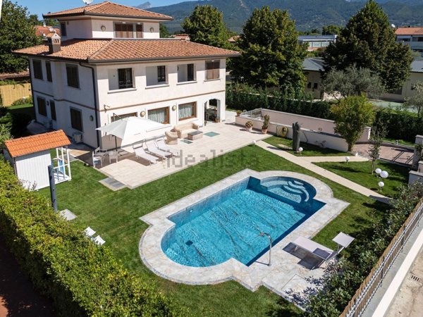 casa indipendente in affitto a Forte dei Marmi in zona Vaiana