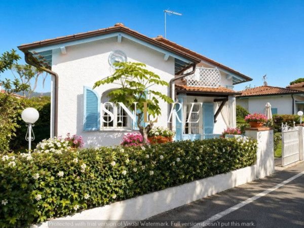 casa indipendente in affitto a Forte dei Marmi in zona Roma Imperiale
