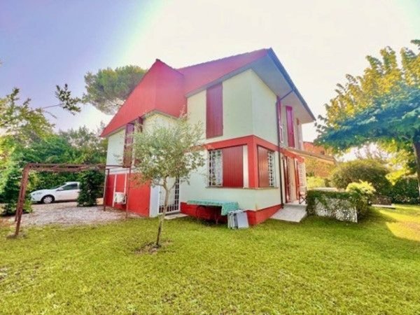casa indipendente in affitto a Forte dei Marmi in zona Vittoria Apuana